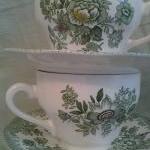 Set 2 Vintage Gorgeous Teac..